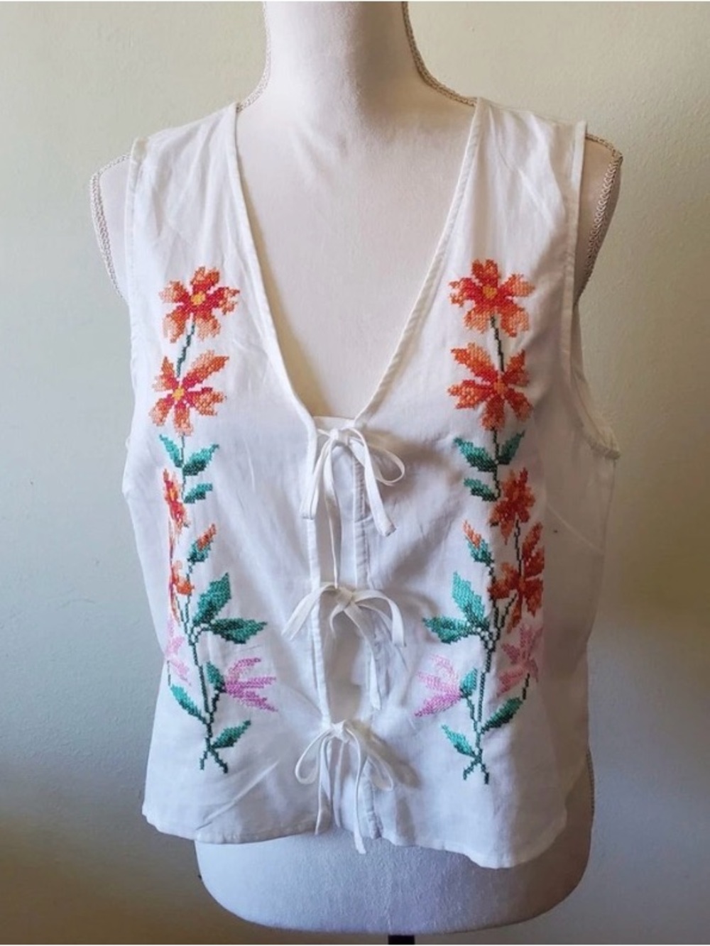 Nicole Miller White Tie-Front Camisole with Orange & Pink Floral Embroidery